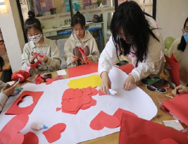 商务英语学院学生党支部 开展“学习新思想，共筑中国梦”主题党日活动 ——“二十岁遇上党的二十大”