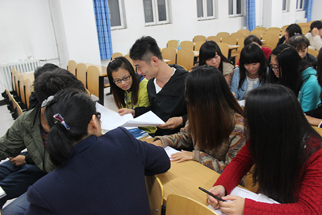 环科系学生党支部学习贯彻习近平总书记在总结大会上的讲话